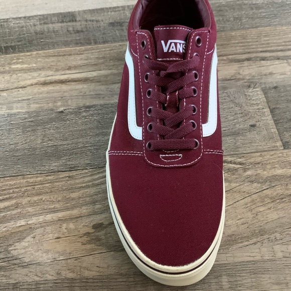 vans canvas burgundy